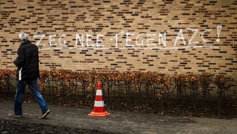 Het gemeentehuis in Geldermalsen, de dag na de rellen Beeld anp