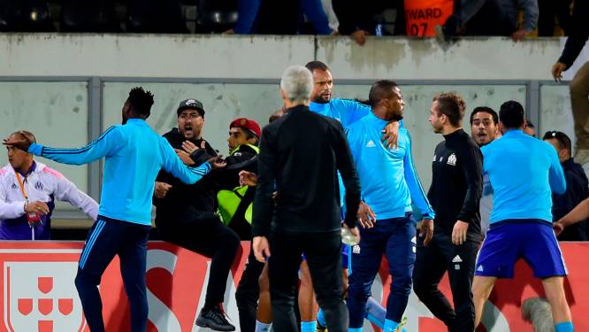 Marseille ontslaat Evra na schoppen fan