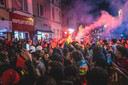 Marokkaanse supporters vieren feest in de Brugse Poort na overwinning tegen Spanje op het WK voetbal