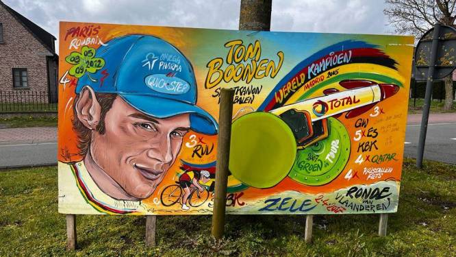 IN BEELD. Grote cartoons van renners sieren dorpskern Poeke