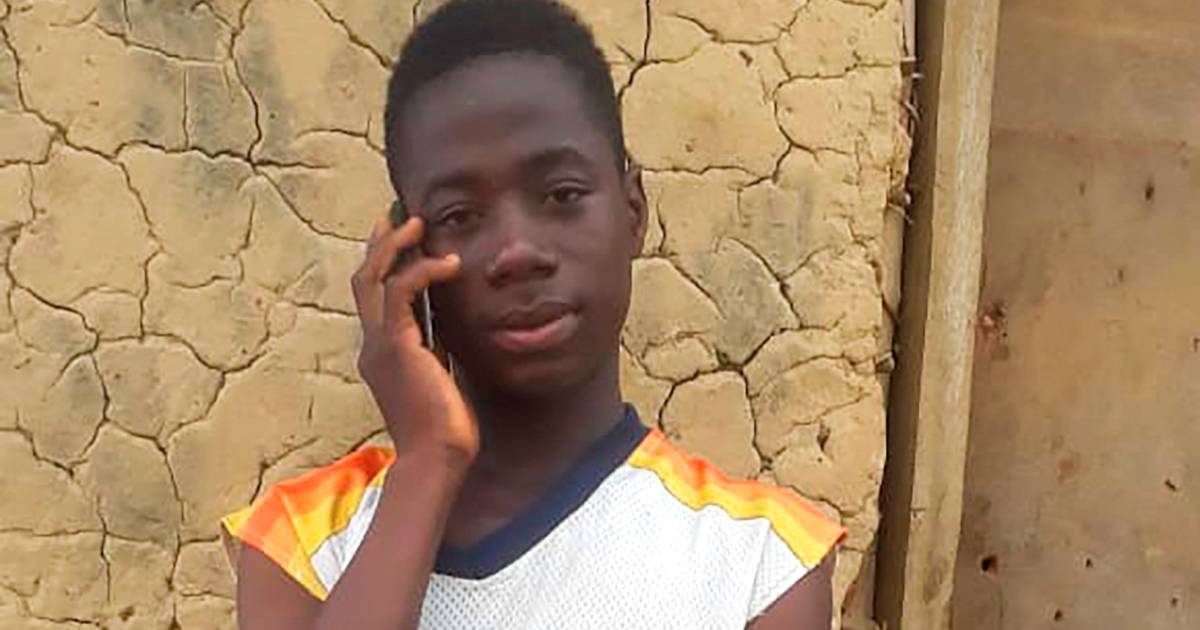 Tiener uit Liberia vindt 43.000 euro en bezorgt het terug bij eigenaar