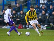 Vitesse krijgt er een soldaat bij: verdediger Dominik Oroz keert terug uit Oostenrijk