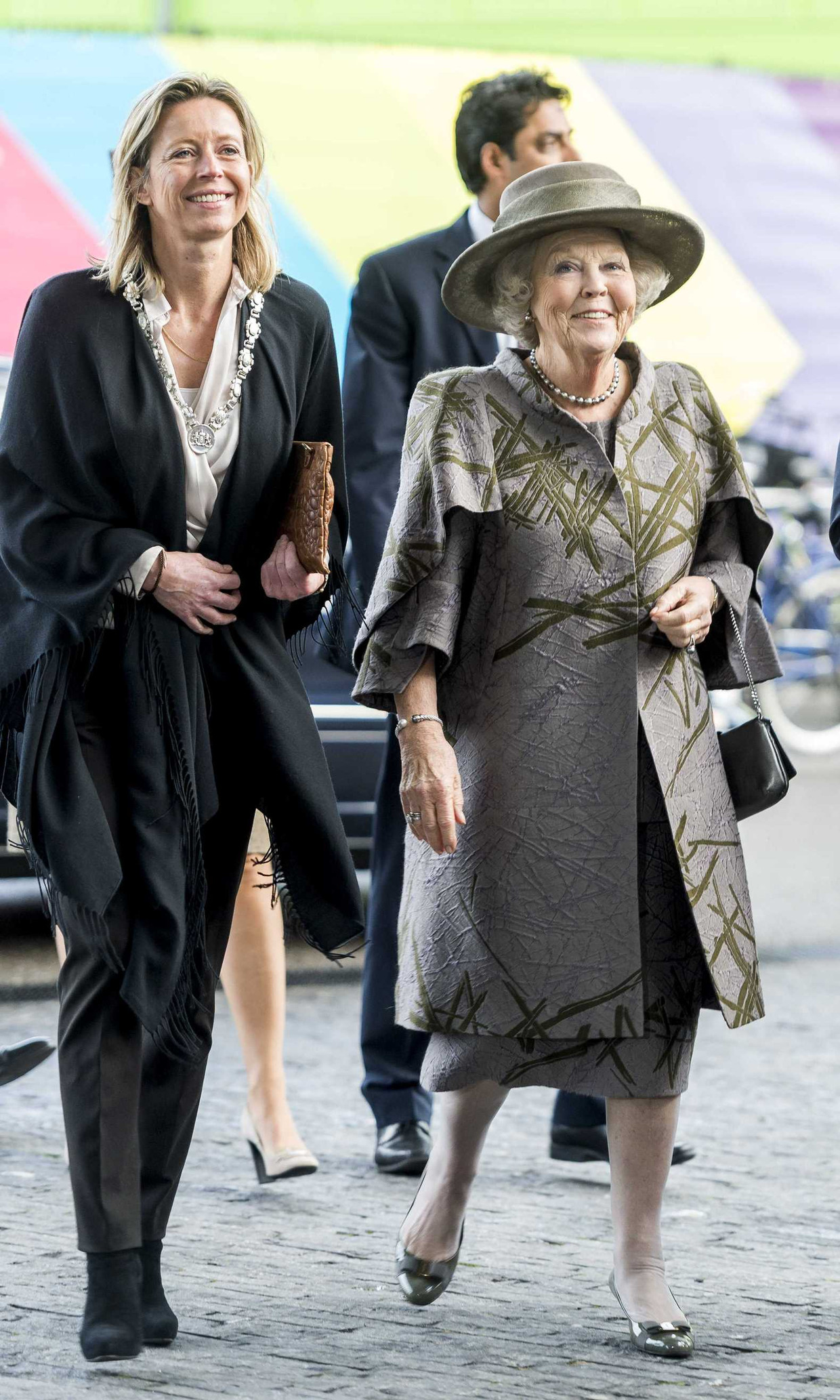 Beatrix bezoekt première Hollandse Meesters in EYE | Het Parool