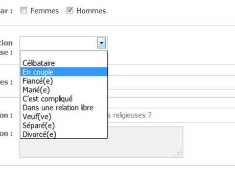 Poster les détails de votre vie de couple sur Facebook plombe votre relation