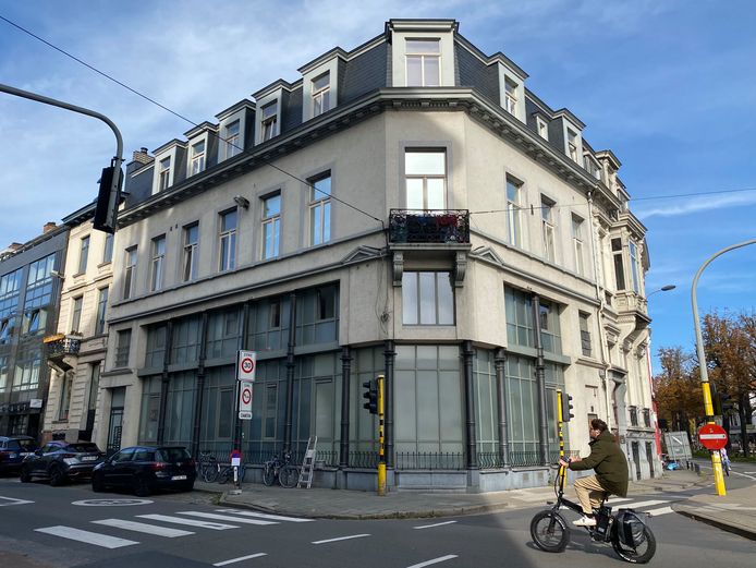 14 slaapkamers en evenveel badkamers voor miljoen volledig appartementsblok koop in Gent | Gent |