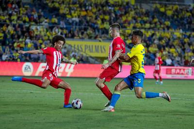 Atlético en Witsel, die iets meer dan uur speelt, gaan onderuit bij middenmoter Las Palmas