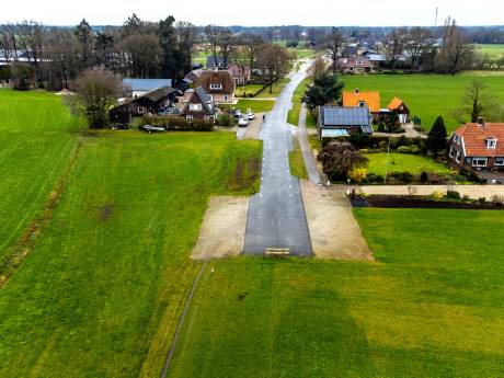 
Wethouder over dode weg in Wesepe: ‘Ik ga niet naar de provincie voor een zak geld, gedane zaken nemen geen keer’