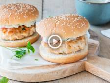 Fastfood sain: burgers maison au poulet et tzatziki