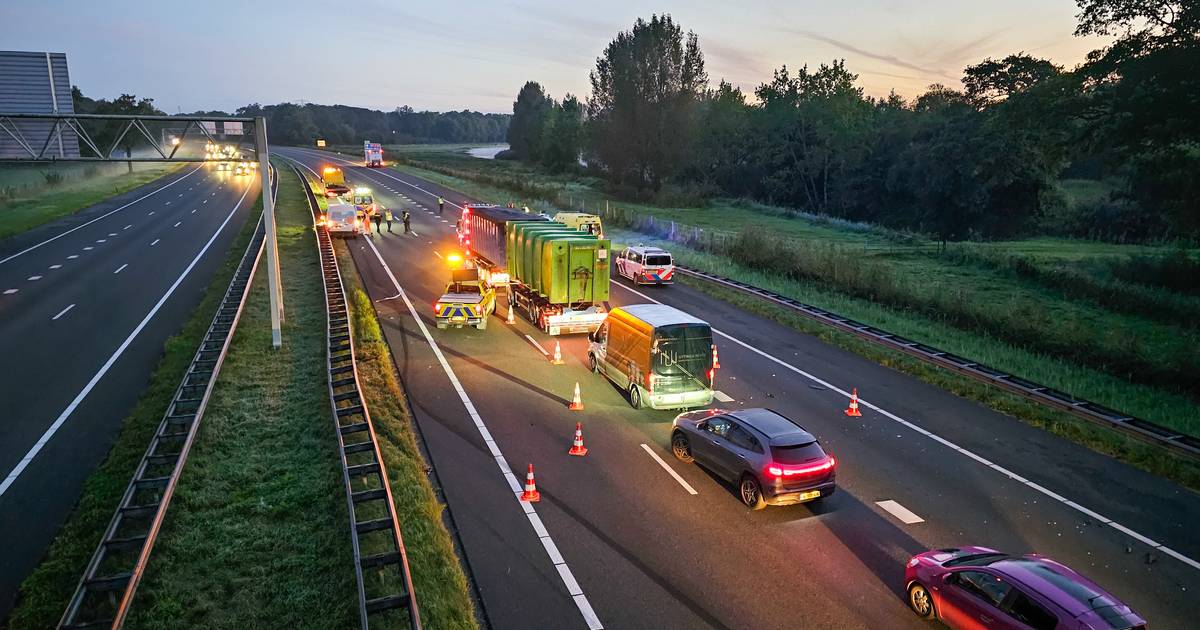 112 Nieuws: A35 bij Hengelo afgesloten na ongeval.