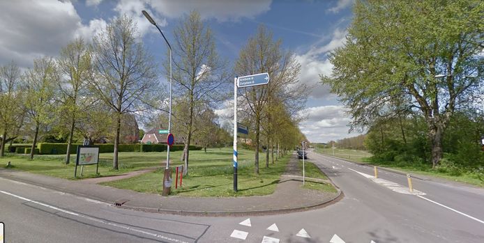 Beeld van de hoek Laakweg-Oranjeweg, onderdeel van de zuidflank van Rheden die opgeknapt wordt.