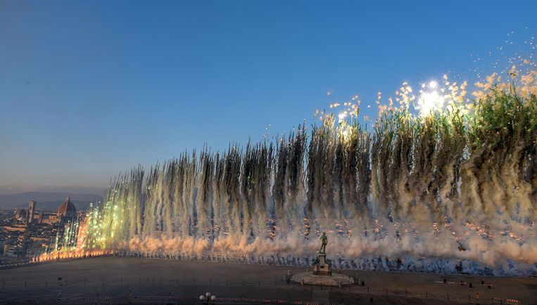 Vuurwerkshow van Cai Guo-Qiang in Florence, 2018. Beeld EPA