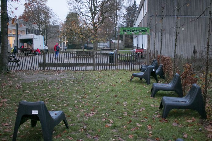 De eerste ingrepen zijn al gebeurd, zoals deze ‘rustige zone’ op de speelplaats.