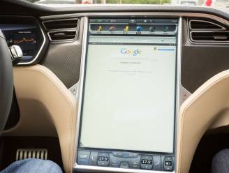 Hoe gevaarlijk is een ingebouwd touchscreen in je auto? Drie pintjes achter het stuur is vijf keer minder risicovol