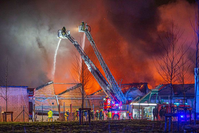 De brand woedde hevig.