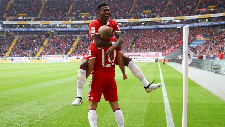 Arjen Robben scoort tegen Eintracht Frankfurt Beeld REUTERS
