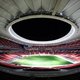 Nieuw stadion Atlético Madrid bijna klaar voor eerste wedstrijd, grasmat gelegd