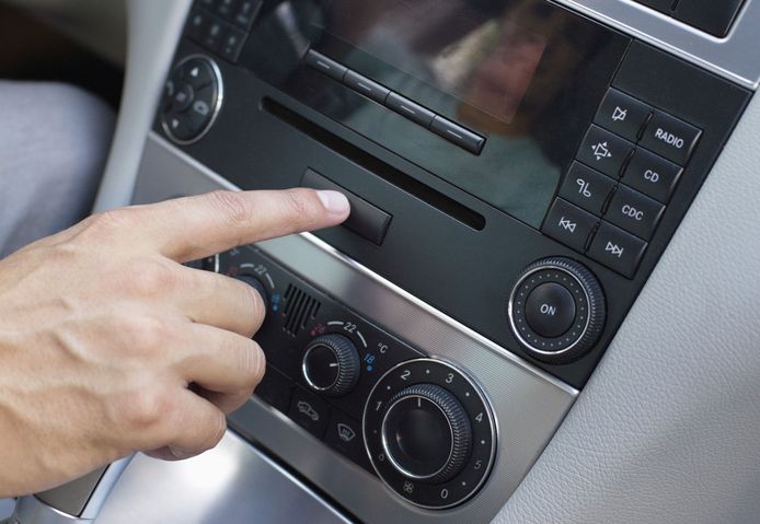 Wat is nu het van DAB-radio in auto?' | Auto | AD.nl