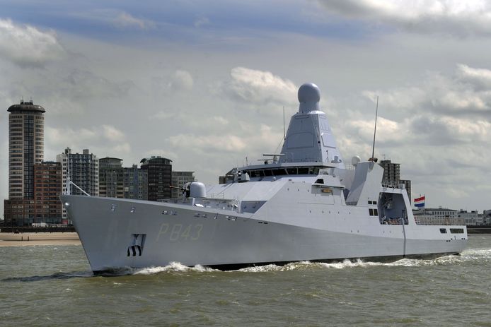 Het Nederlandse marineschip Zr. Ms. Groningen.