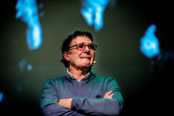 Willem van Hanegem in tranen.
