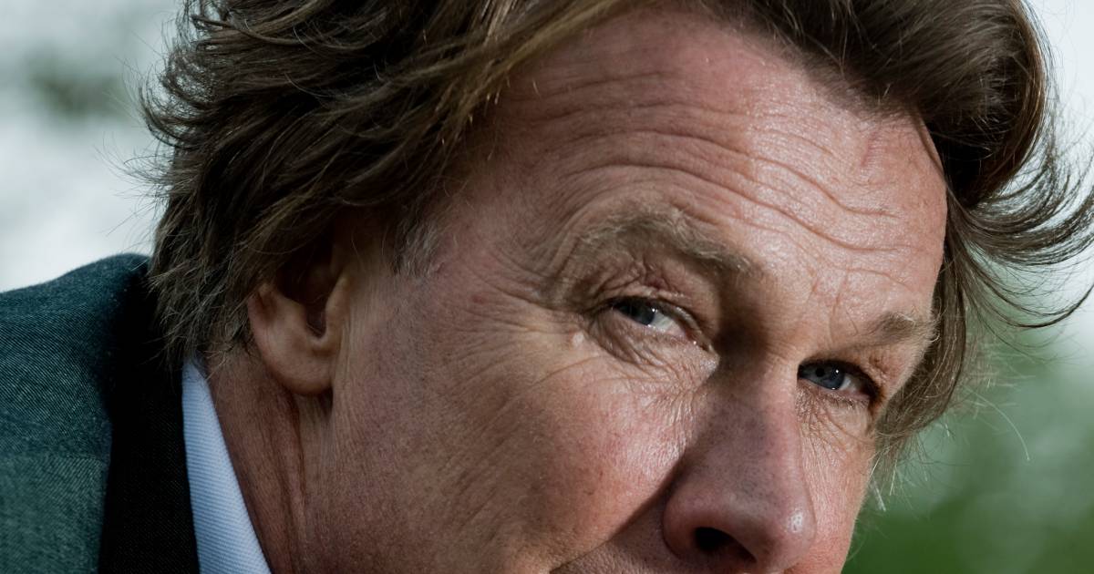 Amateurvoetbalkenner Hans Kraay junior countert Genee ...