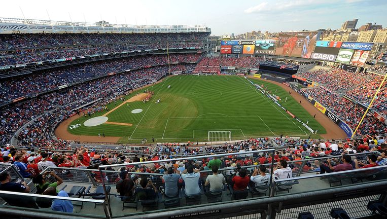 Voetbal in Yankee Stadium, de thuisbasis van honkbalteam de New York Yankees. Beeld Liverpool FC via Getty Images