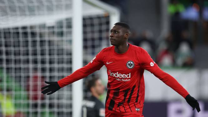 ‘Erik ten Hag wil transferrecord Manchester United breken voor komst Randal Kolo Muani’