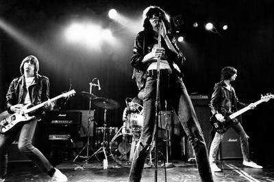 La guitare de Johnny Ramone vendue pour près d'un million de dollars