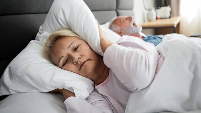 “Snurken is een zwaar onderschatte medische alarmkreet”: wanneer is het gevaarlijk en wat kan je eraan doen?