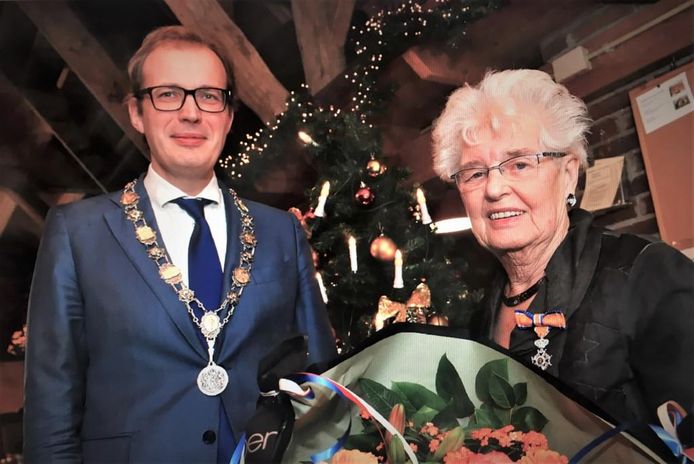 Koninklijke onderscheiding voor ‘tophuisvrouw’ Ina Friese | Oude ...