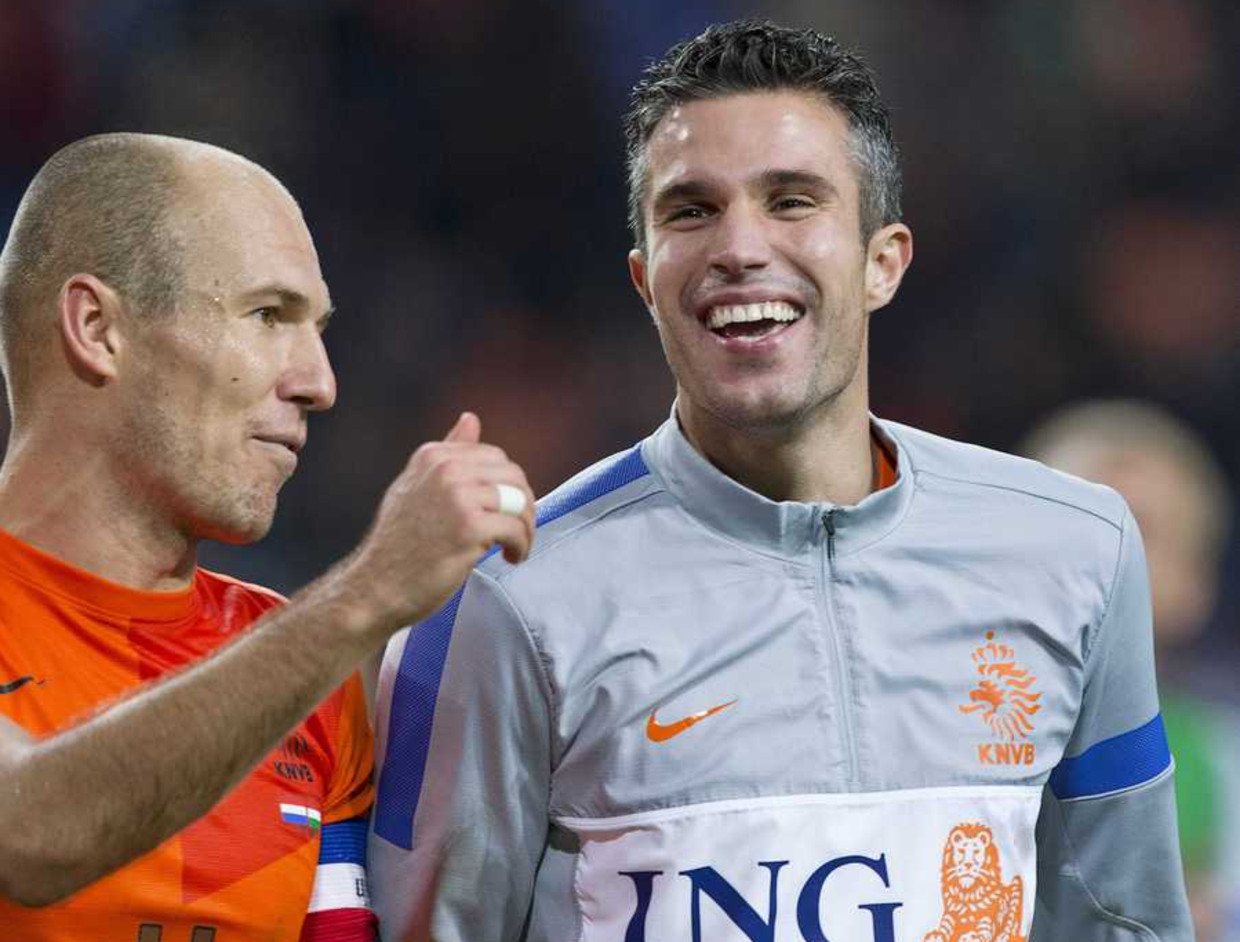 van-persie-en-robben-kandidaten-gouden-bal-de-volkskrant