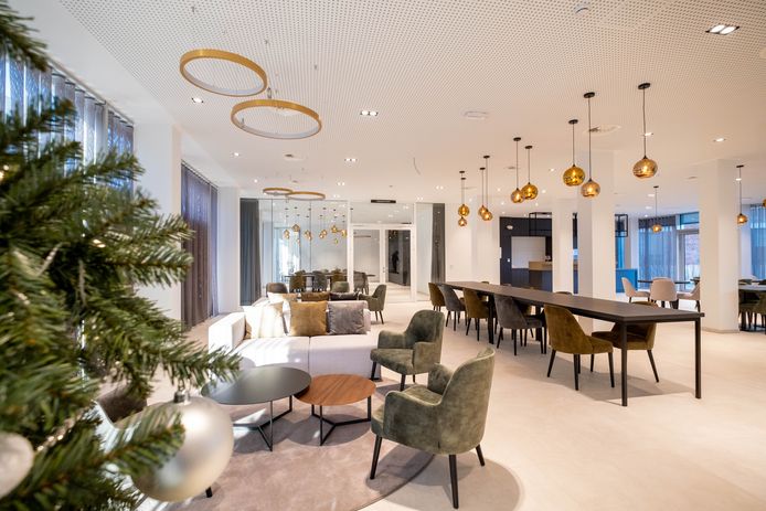 Het Grand Café staat ook open voor mensen uit de omgeving.