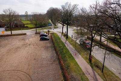 Gerrit van Gerven sluit parkeerterrein voor bezoekers in Esbeek: ‘Wachten op Hilvarenbeek duurt te l