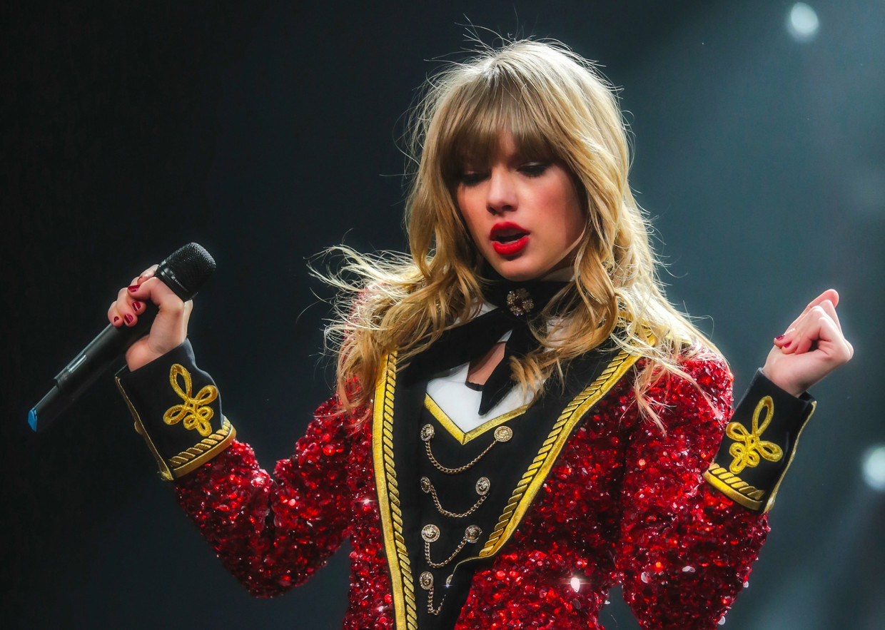 Swift tijdens ‘The Red Tour’, de ­concertreeks voor haar vierde album. ‘Red’ wordt gezien als een keerpunt in haar carrière. Beeld rv