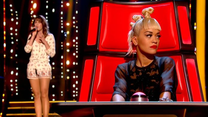 Esmée Denters deed mee aan The Voice in het Verenigd Koninkrijk.