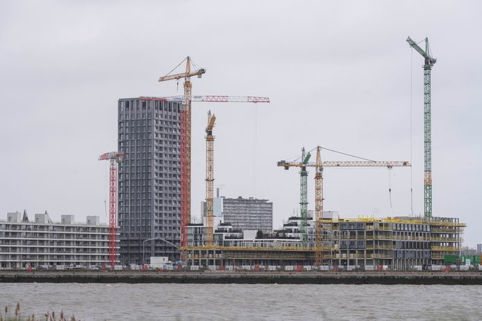Nieuw Zuid in Antwerpen, waar veel appartementen worden bijgebouwd. Toch behoort Antwerpen zelf niet tot de duurste tien steden en gemeenten in de provincie.
