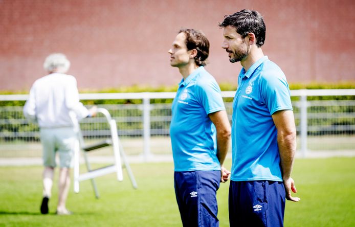 PSV-trainer Mark van Bommel en clubdokter Wart van Zoest.