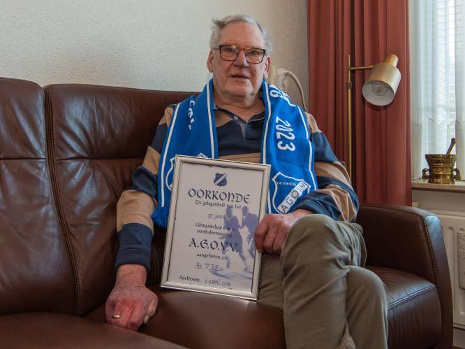 Martin Bos is al 75 jaar een ‘Blauwe’: ‘Met de jeugd op kamp naar Loosduinen, dat was het allermooiste’