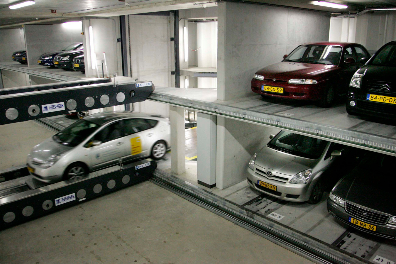Den Haag sluit parkeergarage in wijk waar al om parkeerplekken wordt gevochten. ‘Het geld is op