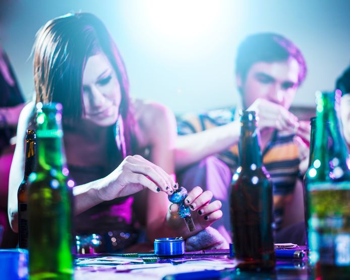 Drank - Drugs - Blowen - Drinken - Alcohol - Jongeren - Studenten