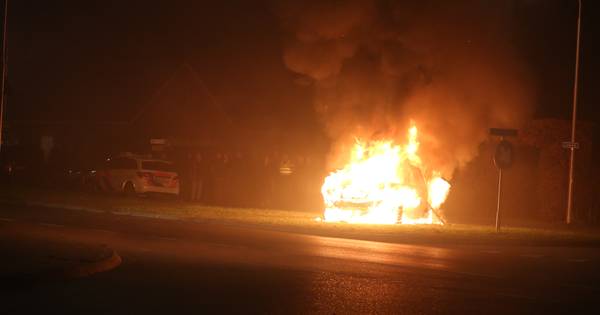 Sloopauto in brand gezet in Dedemsvaart | Jaarwisseling 2019-2020 | destentor.nl - De Stentor