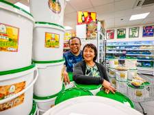 Ruim dertig jaar hebben Dirk en Willy er keihard voor gewerkt: hun chips wordt over de hele wereld gegeten