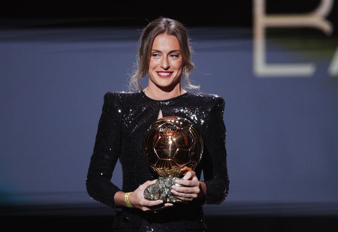 La joueuse du FC Barcelone Alexia Putellas a remporté le Ballon d'Or féminin.