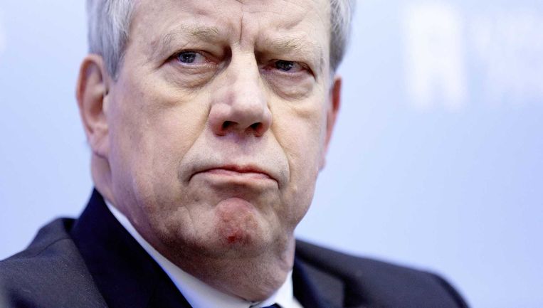 Na maanden te hebben nagedacht, komt Ivo Opstelten in november tot het oordeel dat de bewaarplicht best kan blijven bestaan. Beeld anp