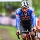 Ondanks technische fouten soleert Van der Poel meteen naar zege