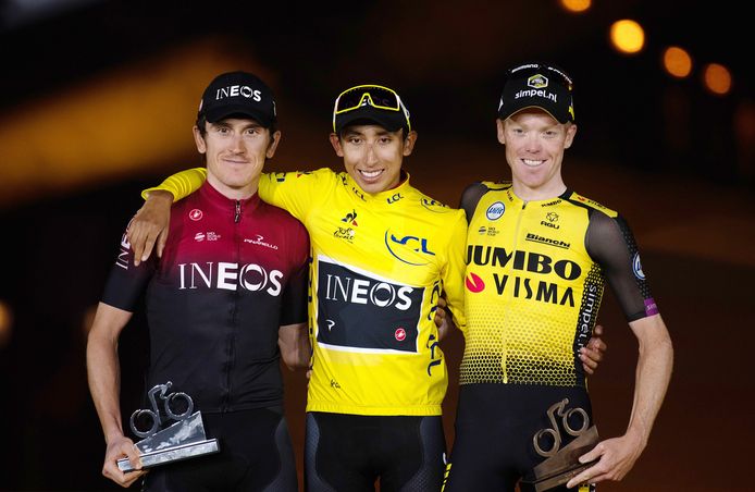 Tourwinnaar Egan Bernal (midden) met Geraint Thomas (links) en Steven Kruijswijk (rechts) op het podium.