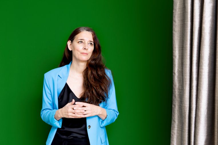 Ruth Veenvliet, Lelystad: ‘Als je van jongeren vraagt om mee te werken om het gezondheidsrisico voor ouderen te beperken, moet je voor die groep ook een goed plan hebben. Dan zijn alleen online lessen niet genoeg. Over die kwetsbare groep had beter moeten worden nagedacht.’ Beeld Pauline Niks