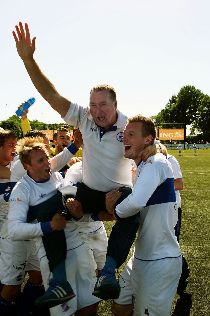 In 2015 presteerde het MOC'17 van Kees de Rooij het schier onmogelijke: als nummer tien promoveert het via de nacompetitie alsnog naar de eerste klasse. (archieffoto)