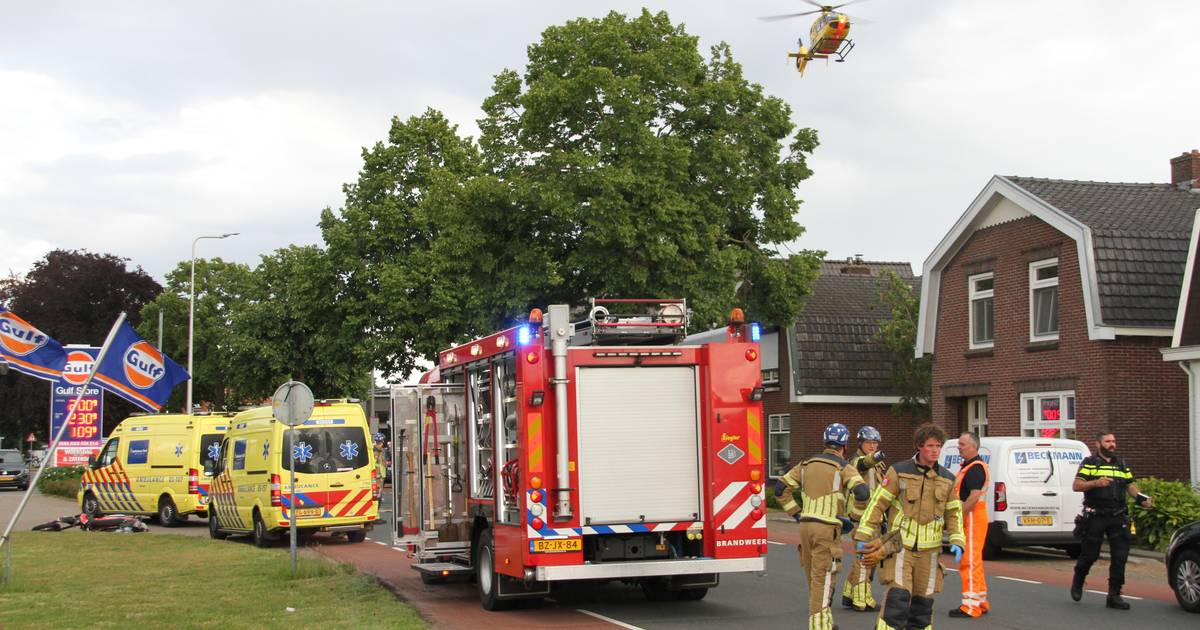 Traumahelikopter landt in Enter na ernstig ongeval met crossmotor.