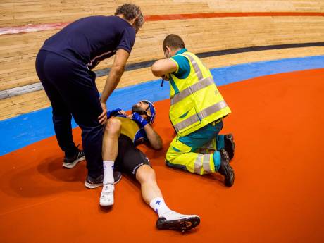 Mark Cavendish voelde meteen dat het mis was bij zware val: ‘Dacht aan vrouw en kinderen in stadion’