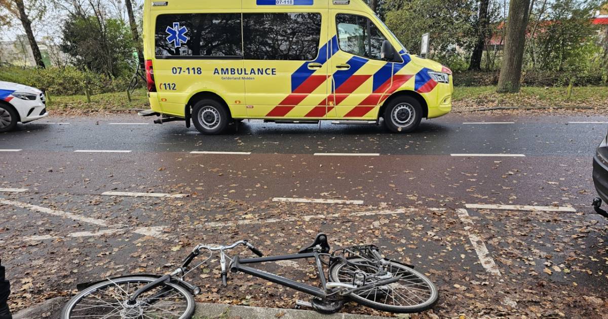 Jonge fietser gewond bij botsing met automobilist.